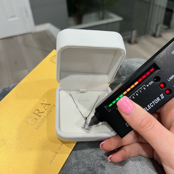 🆕 moissanite diamond pendant necklace - Picture 10 of 12